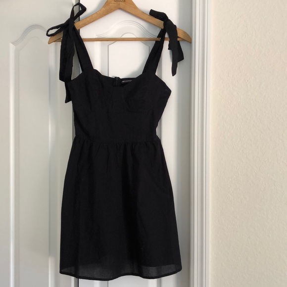 PrettyLittleThing Dresses & Skirts - PRETTYLITTLETHING Skater Dress